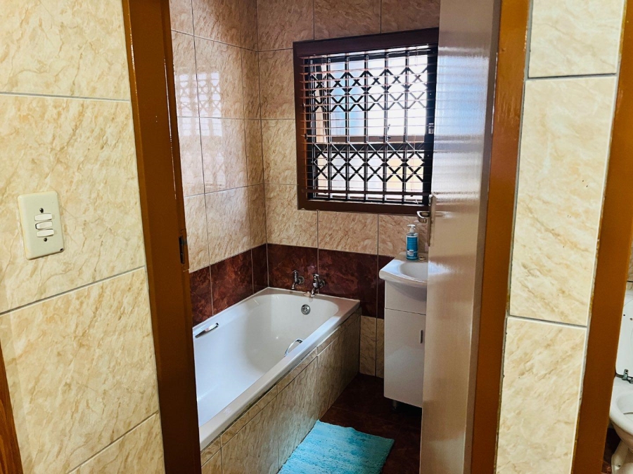 3 Bedroom Property for Sale in Mmabatho North West